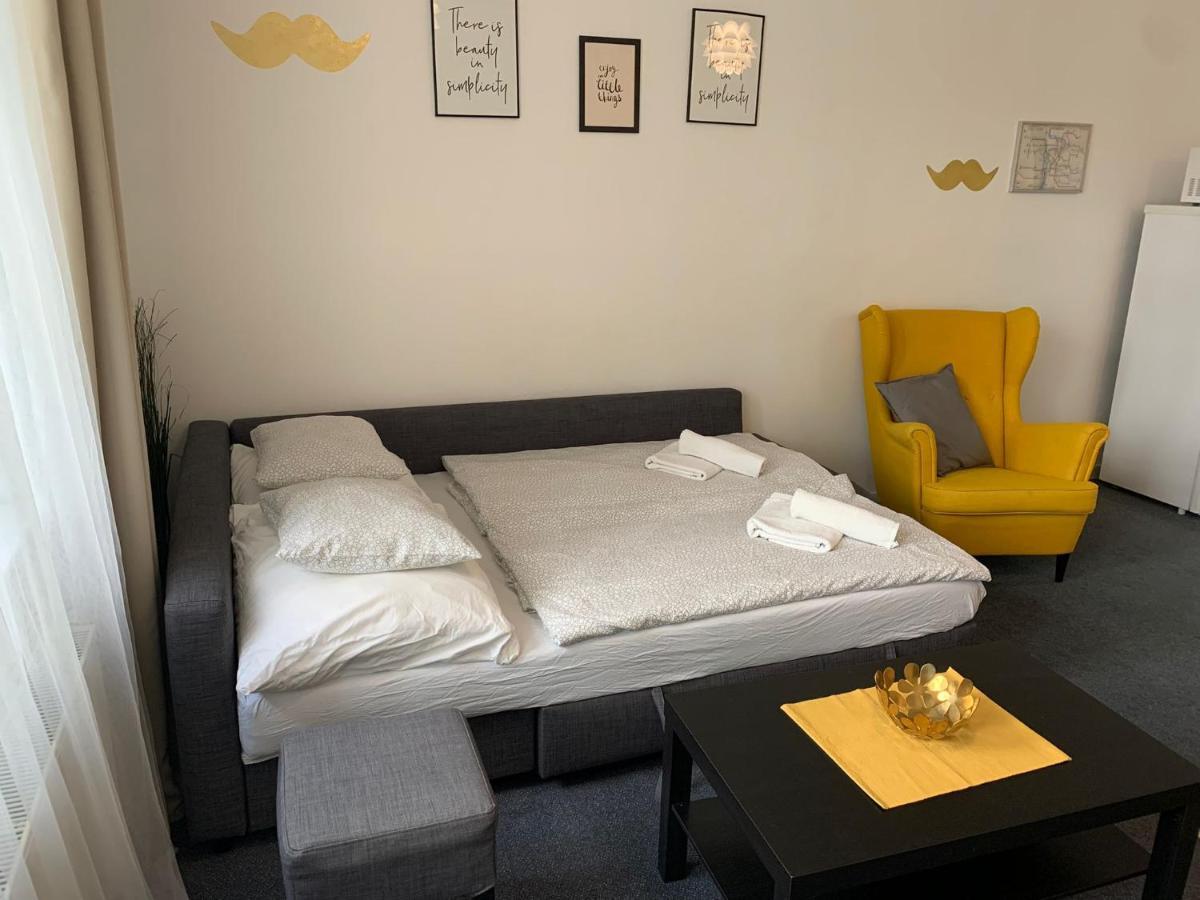 Little Tom Apartments 布拉格 外观 照片