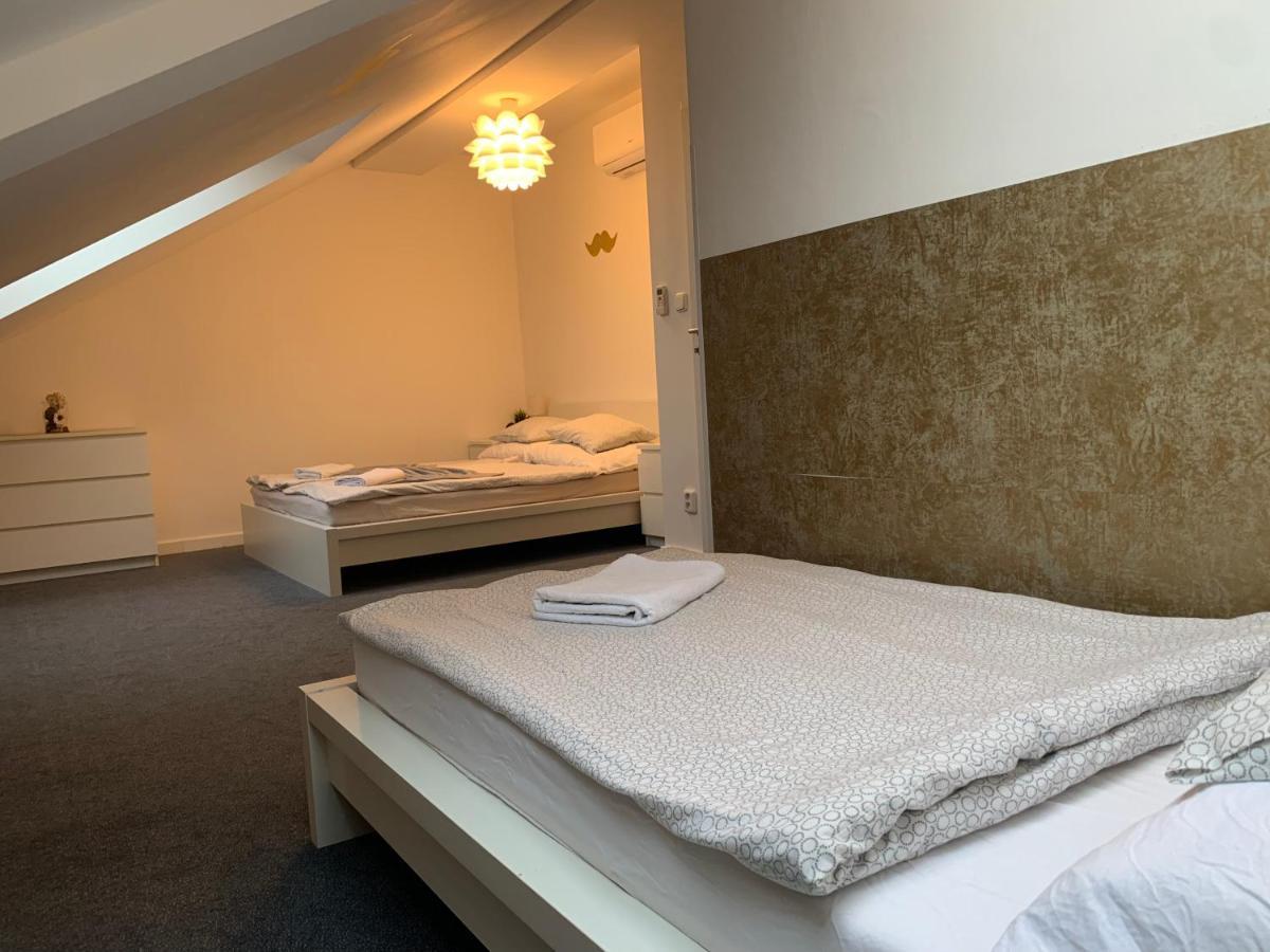 Little Tom Apartments 布拉格 外观 照片