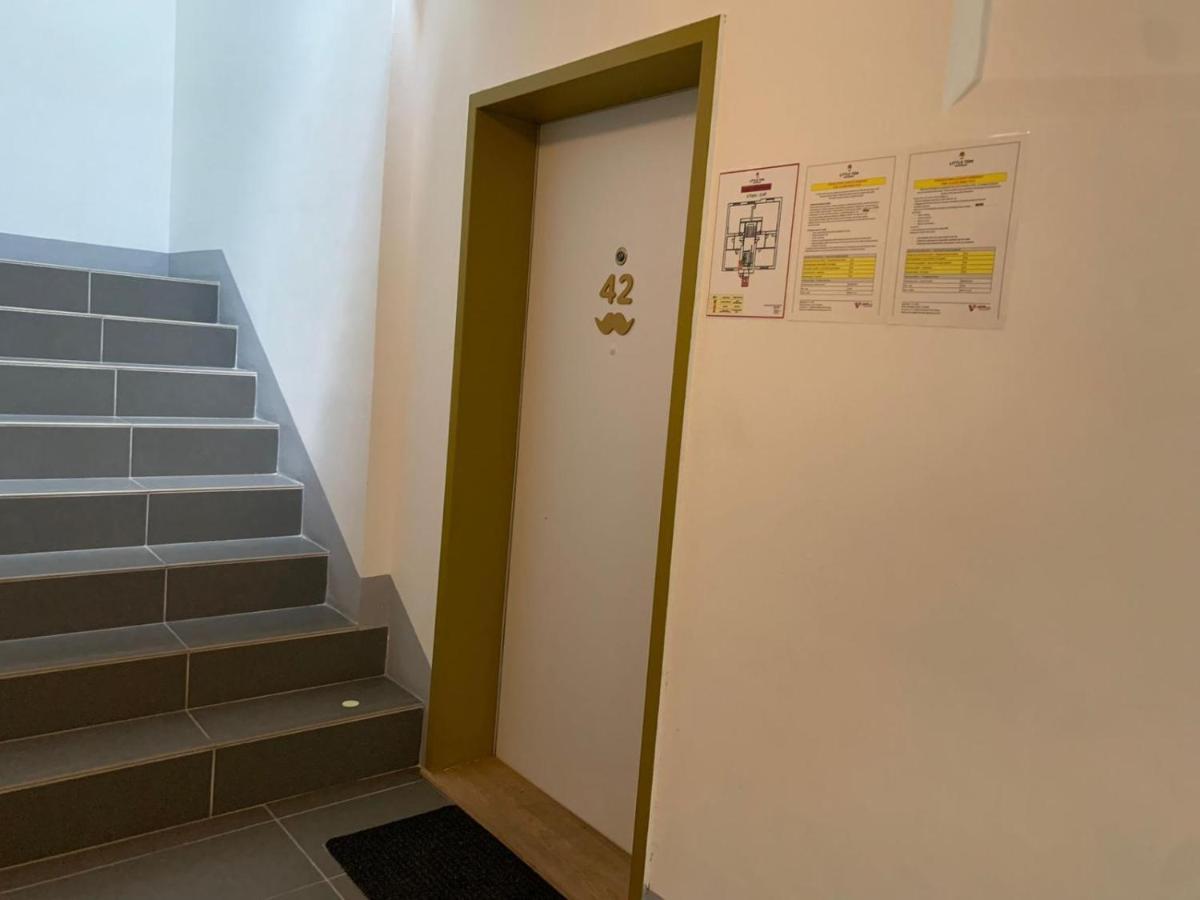 Little Tom Apartments 布拉格 外观 照片